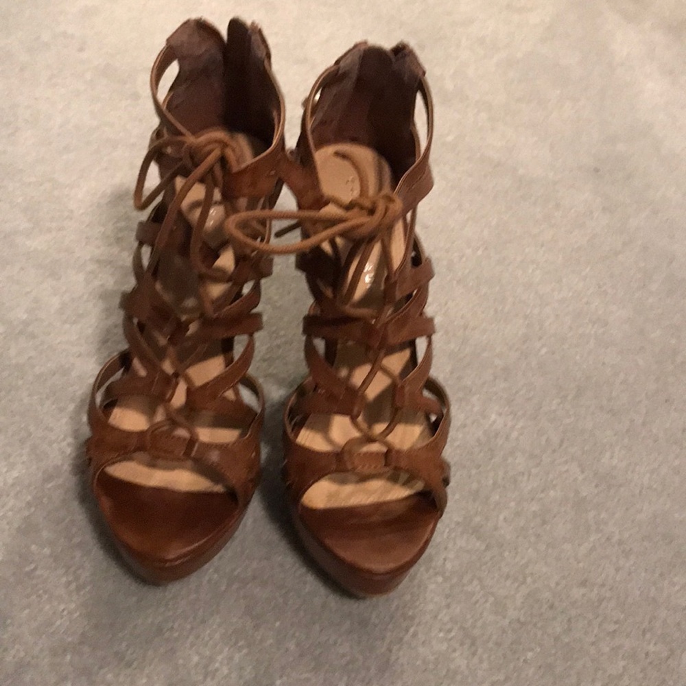 Chinese laundry Strapy Sandals